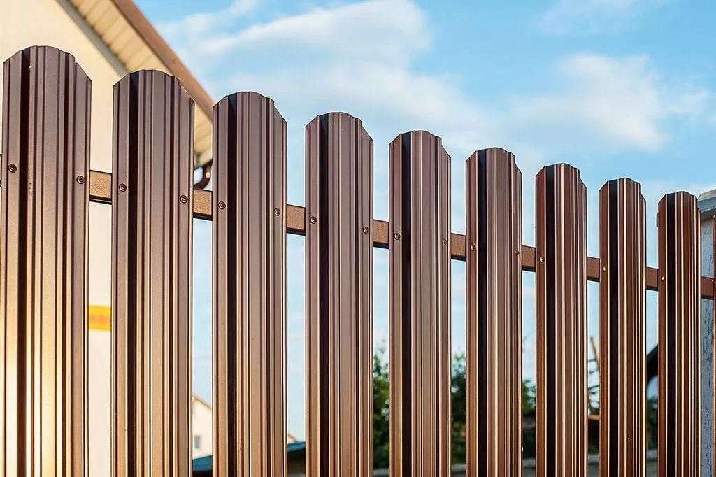 Забор (штакетник) 1.8 м высотой