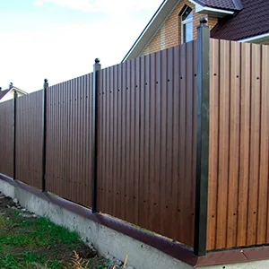 Заборы из профнастила
